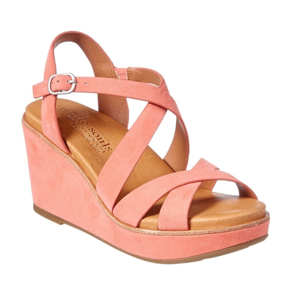 NWT Gentle Souls by Kenneth Cole Judi coral wedge size 6.5